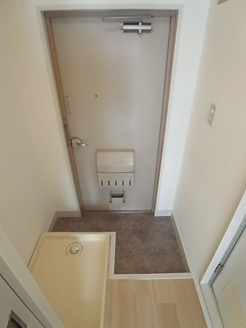 栄町ダイヤハイツの玄関