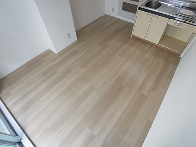 栄町ダイヤハイツの洋室