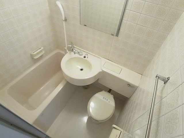 栄町ダイヤハイツの浴室