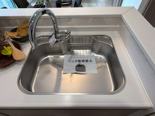 川口市東貝塚　新築一戸建て　1号棟のその他|キッチンでお料理をお楽しみください