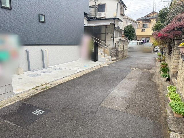 川口市東貝塚　新築一戸建て　1号棟の前面道路含む現地写真|前面道路含む現地写真です