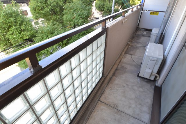 リーグレック元町のバルコニー