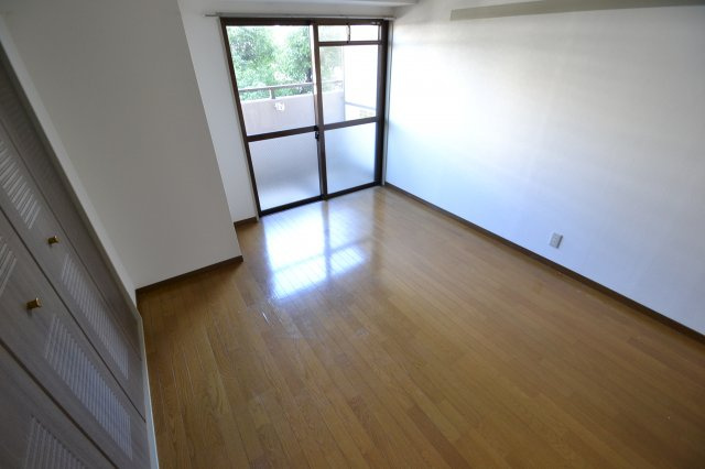 リーグレック元町の洋室