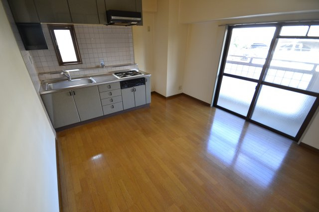 リーグレック元町の居間・リビング