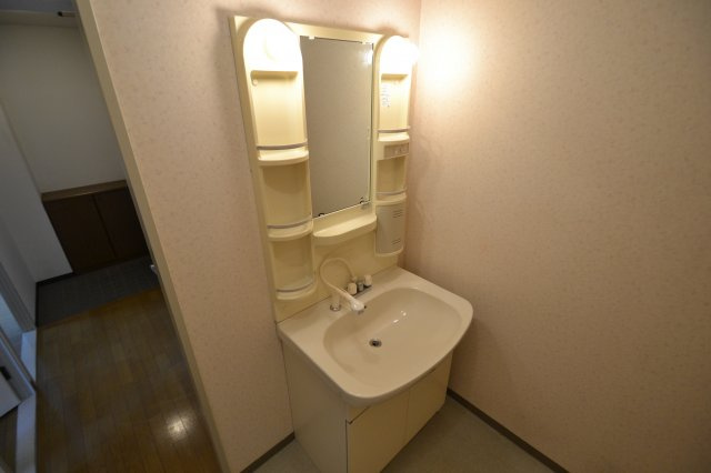 リーグレック元町の洗面所