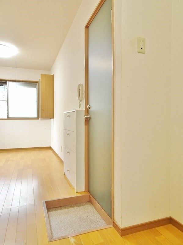 ウィステリア熊内の玄関