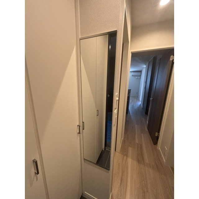 ホワイトガーデン西宮中島町の玄関