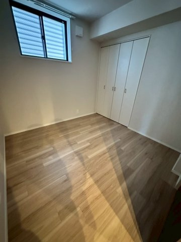 ホワイトガーデン西宮中島町の居間・リビング