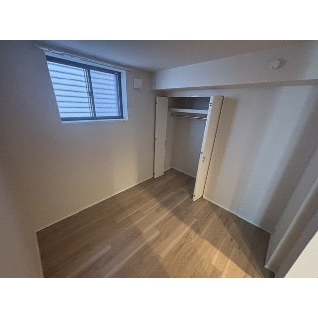 ホワイトガーデン西宮中島町の居間・リビング