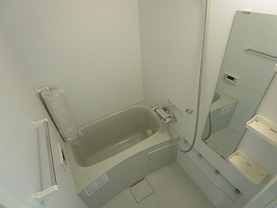 アドバンス三宮6クレストの浴室