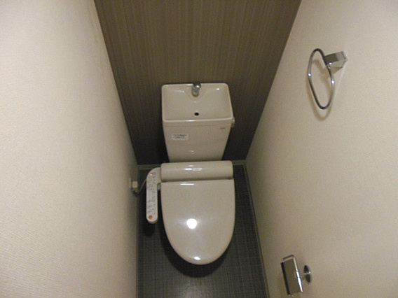 アドバンス三宮6クレストのトイレ