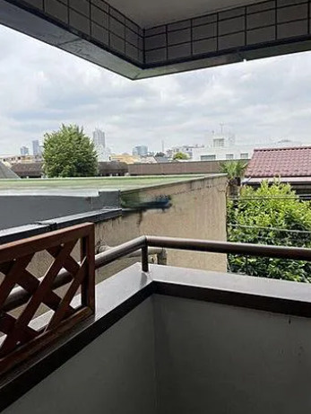 オシダビルのバルコニー