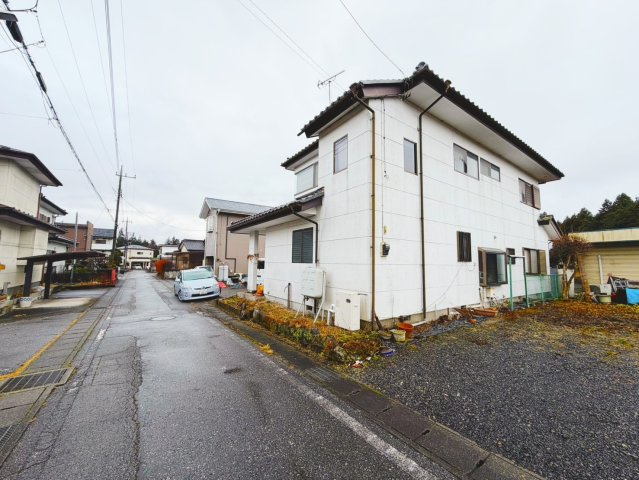 日光市山口中古物件の前面道路含む現地写真