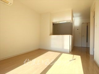 広島市安佐北区大林２丁目のアパートの居間・リビング|人気の対面キッチン