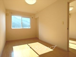 広島市安佐北区大林２丁目のアパートの寝室|クローゼットあり