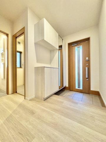 中央区上新屋町の玄関|収納も充実のすっきりした玄関！　