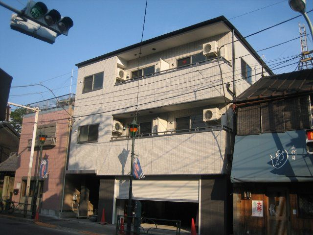 メゾンティーナ根津