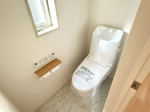 岩槻区加倉　新築一戸建て　1号棟のトイレ|清潔感のあるトイレです