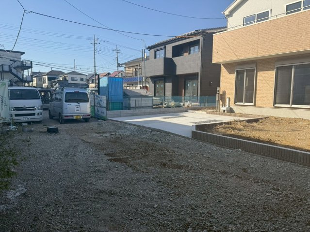 岩槻区加倉　新築一戸建て　1号棟の前面道路含む現地写真|前面道路含む現地写真です