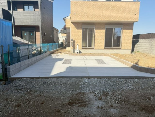 岩槻区加倉　新築一戸建て　1号棟の駐車場|駐車場に車を止められます