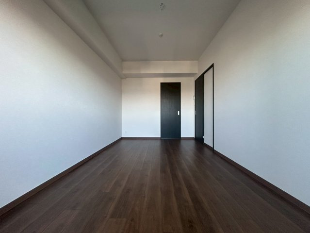 Alivis野田阪神の洋室