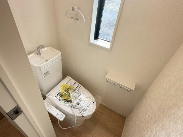 川口市戸塚東第11　新築一戸建て　1号棟のトイレ|ゆったりとした空間のトイレです