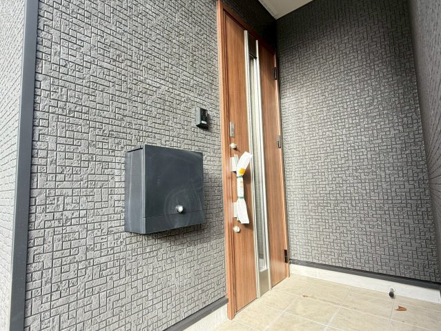 川口市戸塚東第11　新築一戸建て　1号棟の玄関|明るい玄関です