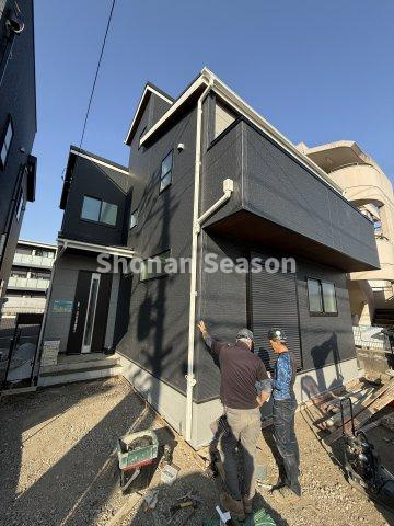 【外観】 | プライベートなスカイガーデンをもつ新築戸建はいかがでしょうか♪
建物完成いたしました！ぜひ、ご内覧ください◎