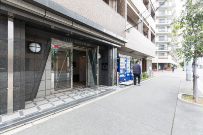 【エントランス】 | リーガル新大阪Ⅲ 