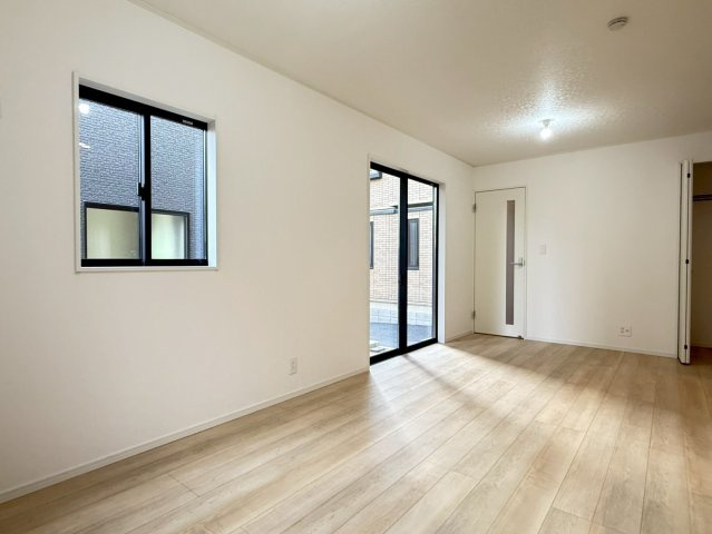 川口市戸塚東第11　新築一戸建て　2号棟の居間・リビング|居間です