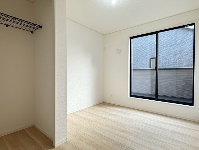 川口市戸塚東第11　新築一戸建て　2号棟の寝室|広くて明るい寝室