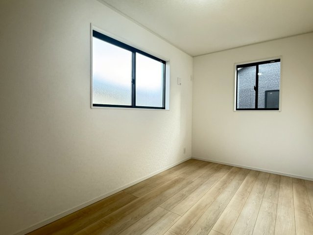 川口市戸塚東第11　新築一戸建て　2号棟の洋室|ゆったりした洋室です