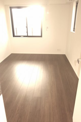 Live Casa西台の洋室