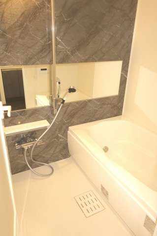 Live Casa西台の浴室