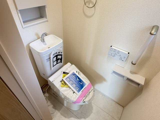 川口市差間3丁目　新築一戸建て　1号棟のその他|ゆったりとした空間のトイレです