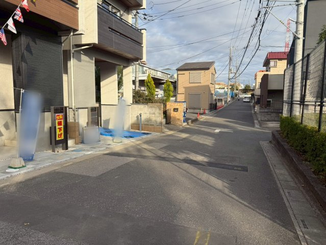 川口市差間3丁目　新築一戸建て　1号棟の前面道路含む現地写真|前面道路含む現地写真です