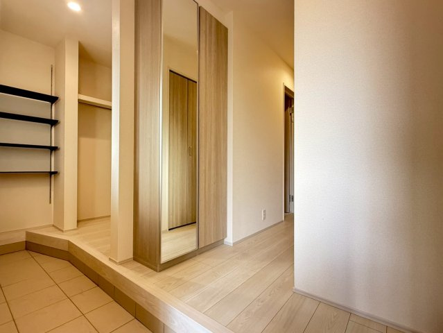 川口市差間3丁目　新築一戸建て　1号棟の玄関|きれいな玄関です