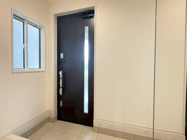 川口市差間3丁目　新築一戸建て　1号棟の玄関|ゆったりとした玄関です