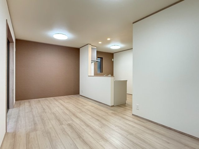 川口道合第3　新築一戸建て　1号棟の居間・リビング|ゆったりとした居間です