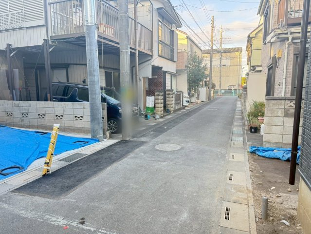 川口道合第3　新築一戸建て　1号棟の前面道路含む現地写真|前面道路含む現地写真です