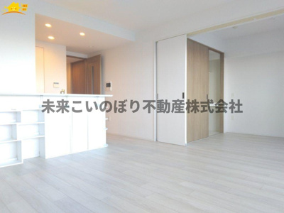 【居間・リビング】 | デュオヒルズ西大宮ザ・グランテラス | 解放感のある広々LDKで大切な家族との時間が過ごせます。