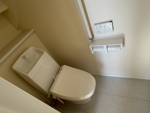 川口市安行領根岸　新築一戸建て　A号棟のトイレ|ゆったりとした空間のトイレです