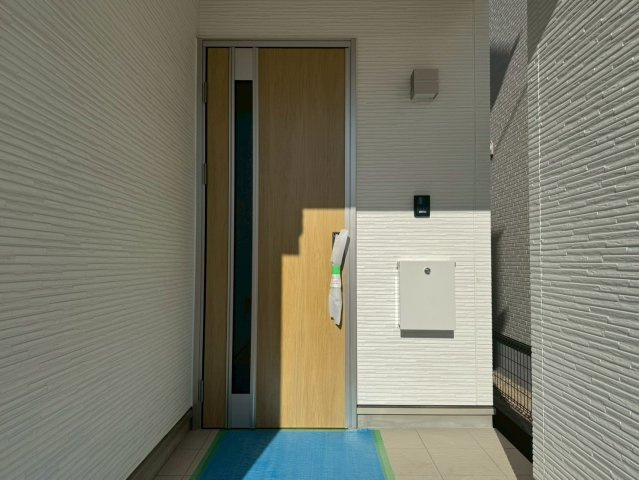 川口市安行領根岸　新築一戸建て　A号棟の玄関|玄関です