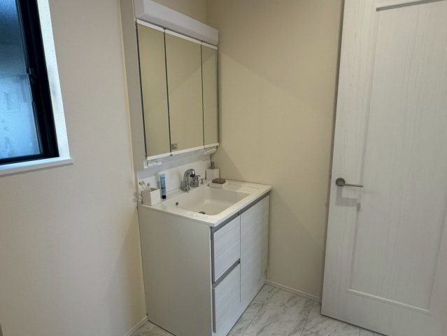 前川2丁目　新築戸建て　A号棟の独立洗面台|独立洗面台、朝の身支度には欠かせません