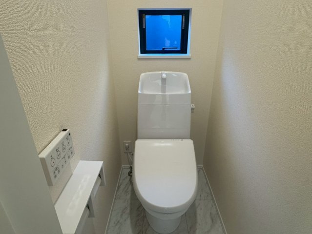 前川2丁目　新築戸建て　A号棟のトイレ|シンプルで使いやすいトイレです
