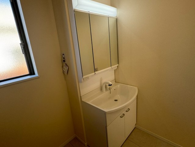 川口市安行領根岸　新築一戸建て　C号棟の独立洗面台|独立洗面化粧台付き