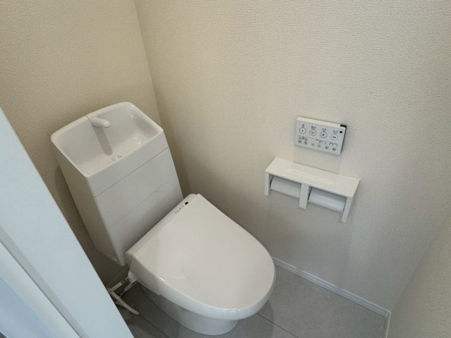 川口市安行領根岸　新築一戸建て　C号棟のトイレ|清潔感のあるトイレです