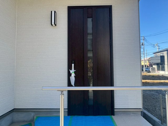川口市安行領根岸　新築一戸建て　C号棟の玄関|毎日通る玄関はこちらです