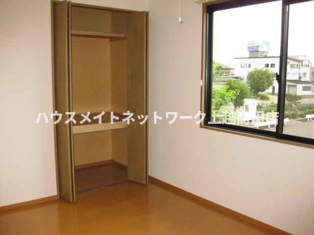 ステイトメントの内装|洋室