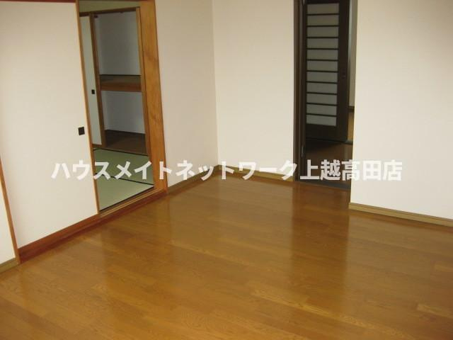 ハイツさいがたの内装|洋室（参考反転タイプ）